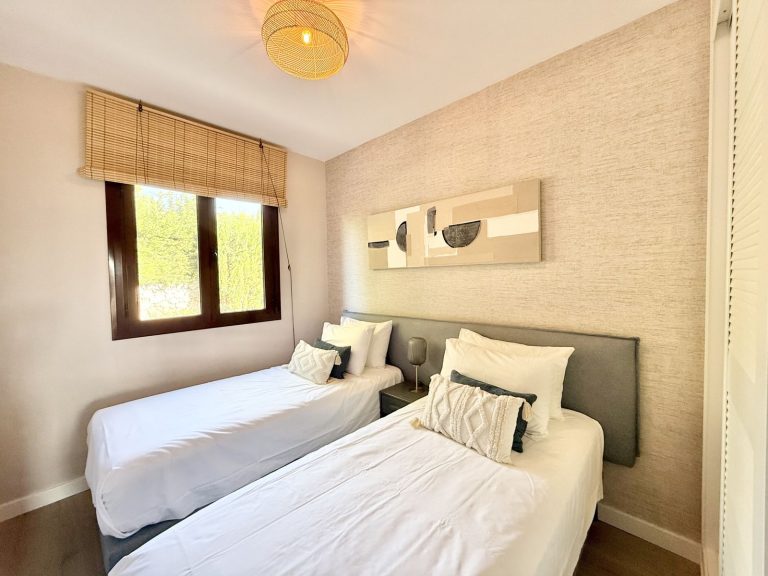 e5132f0d67e8735c2f7a78083c0518f9 - 13