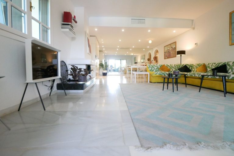 e545e8bc1c9a2d78e9a9c77df0ed9b40 - 9