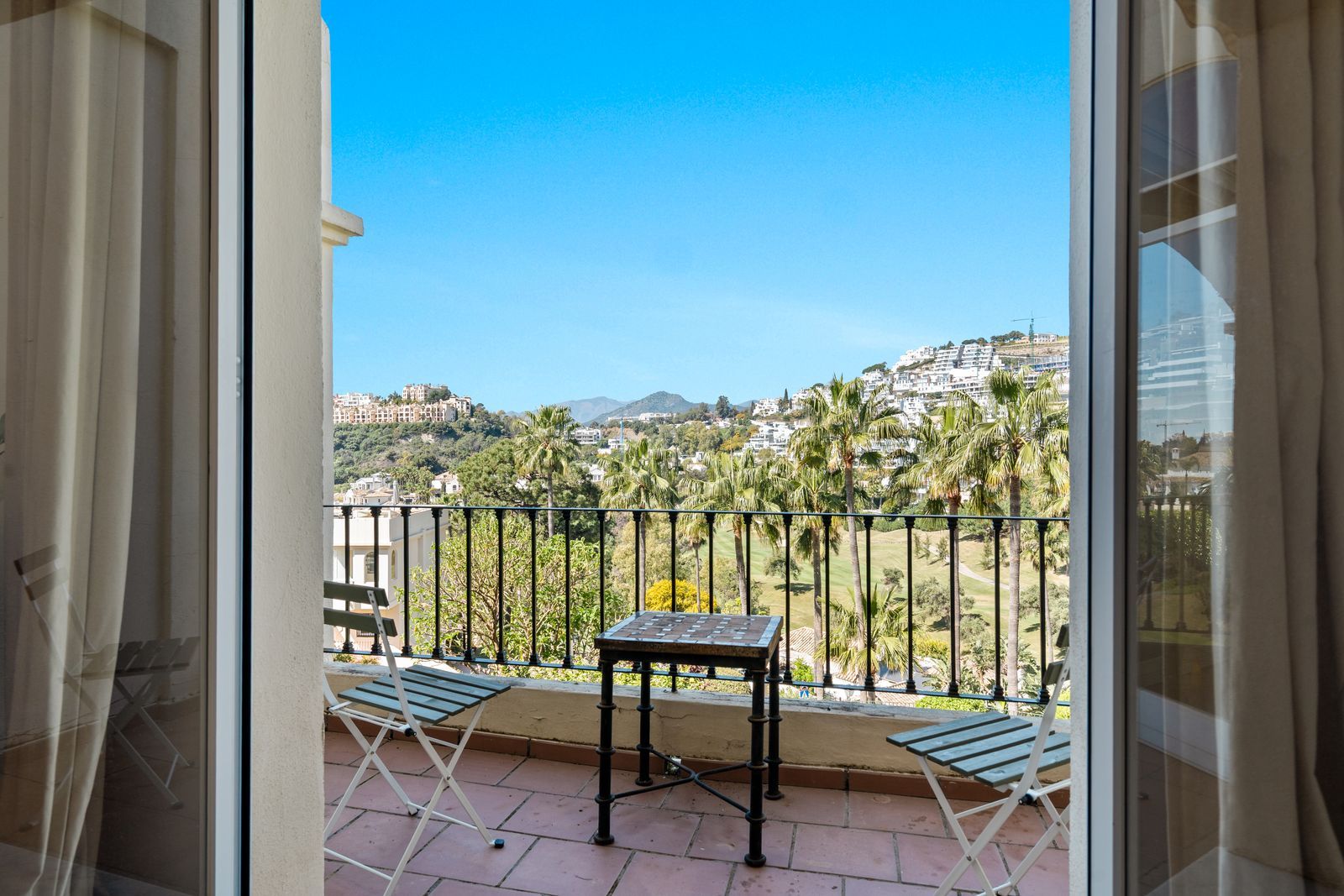 e5efd9392c0e5a76ba7a9c4185673841 - 14