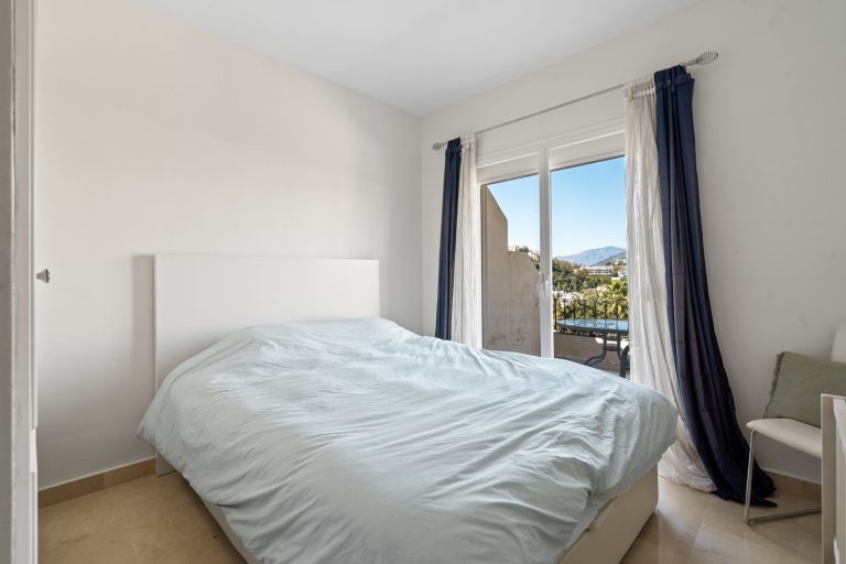 e5efd9392c0e5a76ba7a9c4185673841 - 15