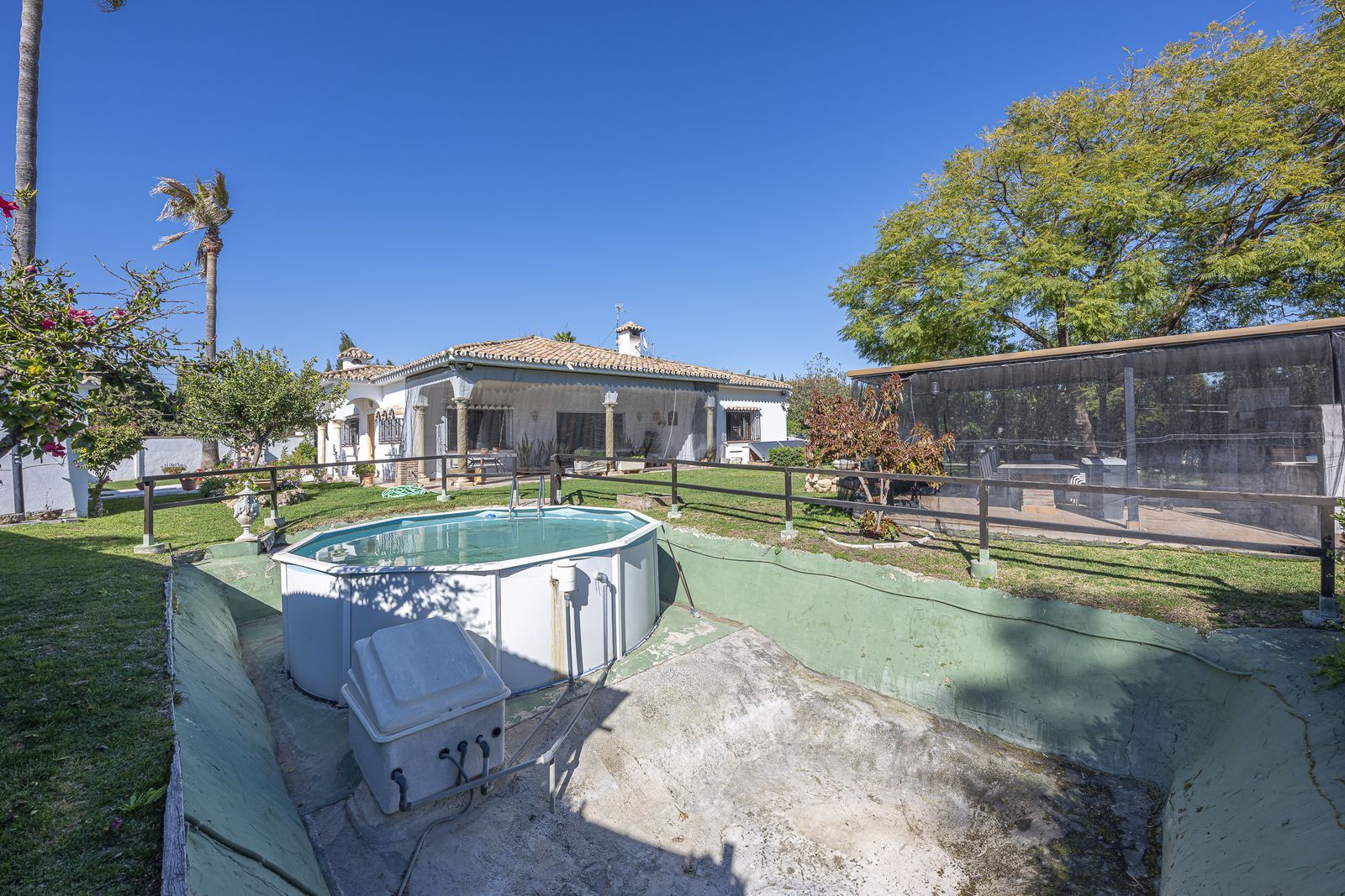 e644f61419fc7bb19ab4c3f57fdf95ce - 10