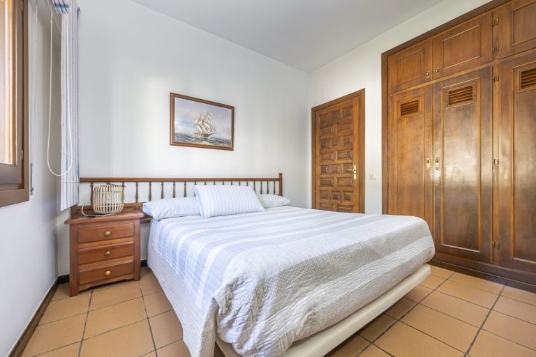 e644f61419fc7bb19ab4c3f57fdf95ce - 11