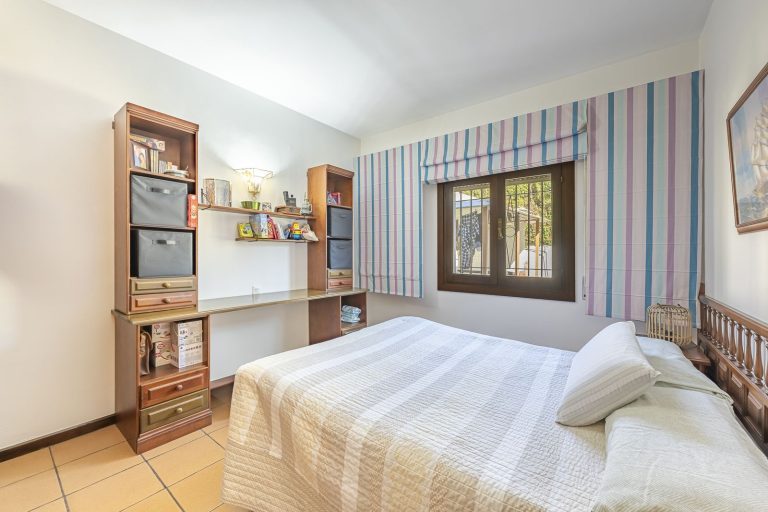 e644f61419fc7bb19ab4c3f57fdf95ce - 12