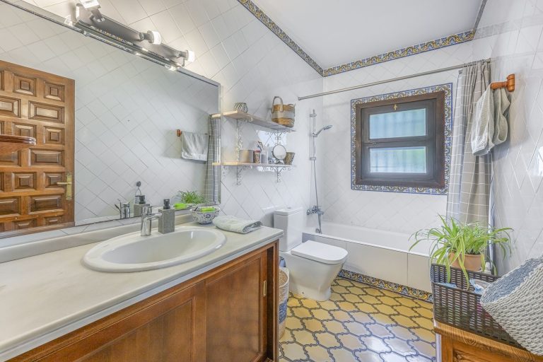 e644f61419fc7bb19ab4c3f57fdf95ce - 13