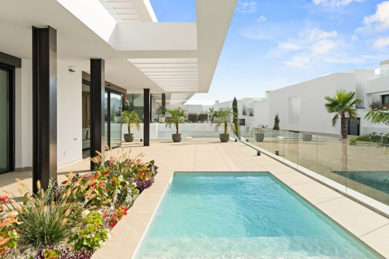 e736f4b099ba1cc928aa4f26da1f9b18 - 12