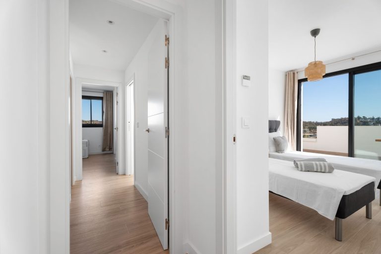 e7f9dbc95a8f14375401ce3439d3b04b - 11