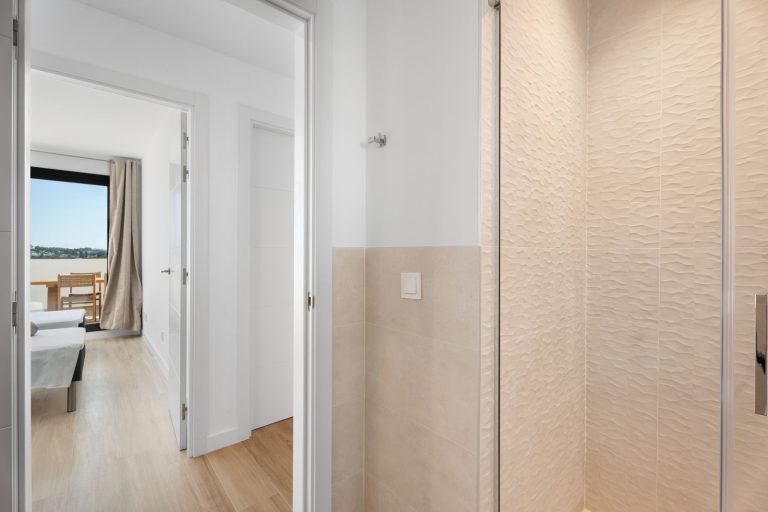 e7f9dbc95a8f14375401ce3439d3b04b - 15