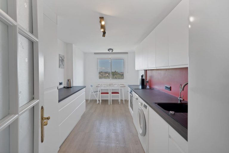 e8b6507fcd73c43215d507ea3f35ae16 - 16