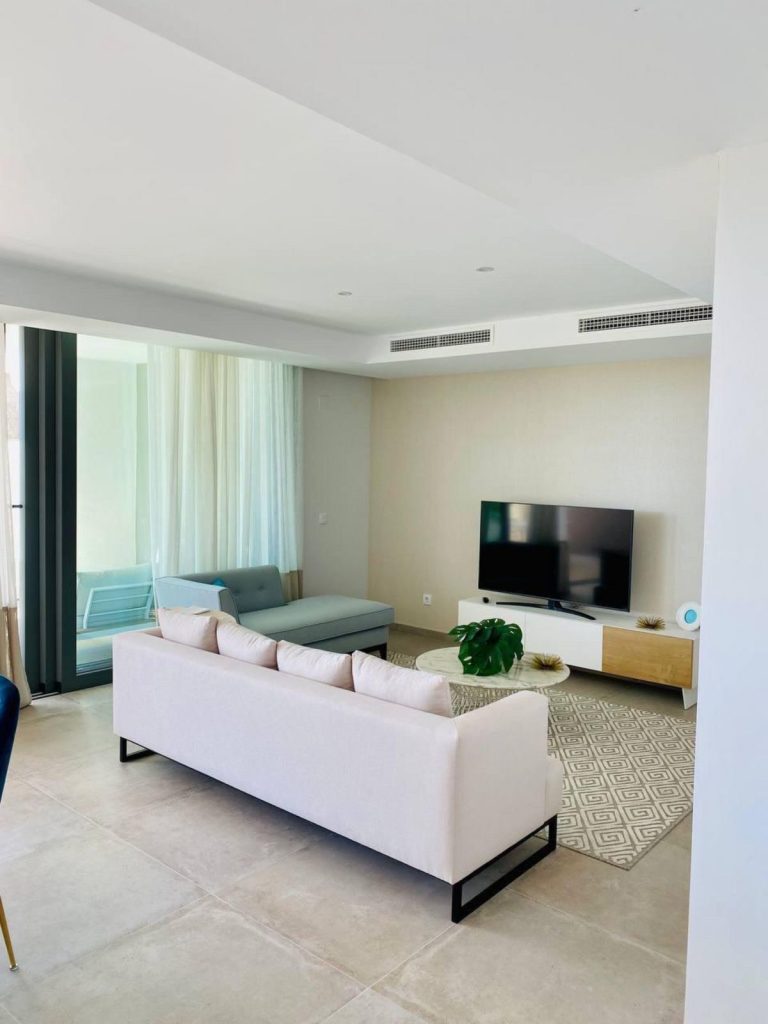 e9a4babf9b15233ef6c24209b465ab01 - 9