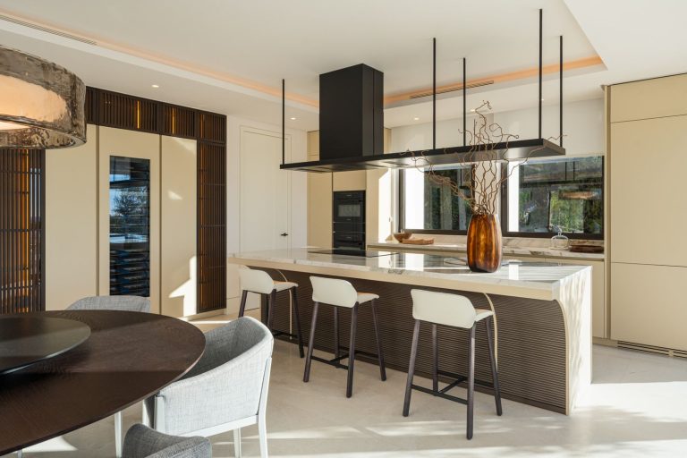 e9d4bab9ac0c25f32d55cbfe21f62e97 - 10