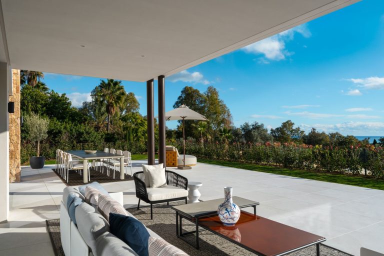 e9d4bab9ac0c25f32d55cbfe21f62e97 - 11