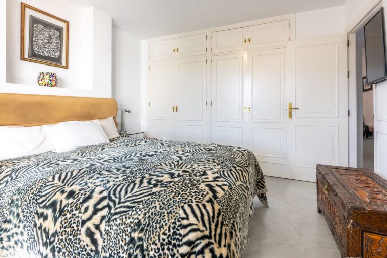 eafd343f3409f39d01b006a7b2145615 - 12