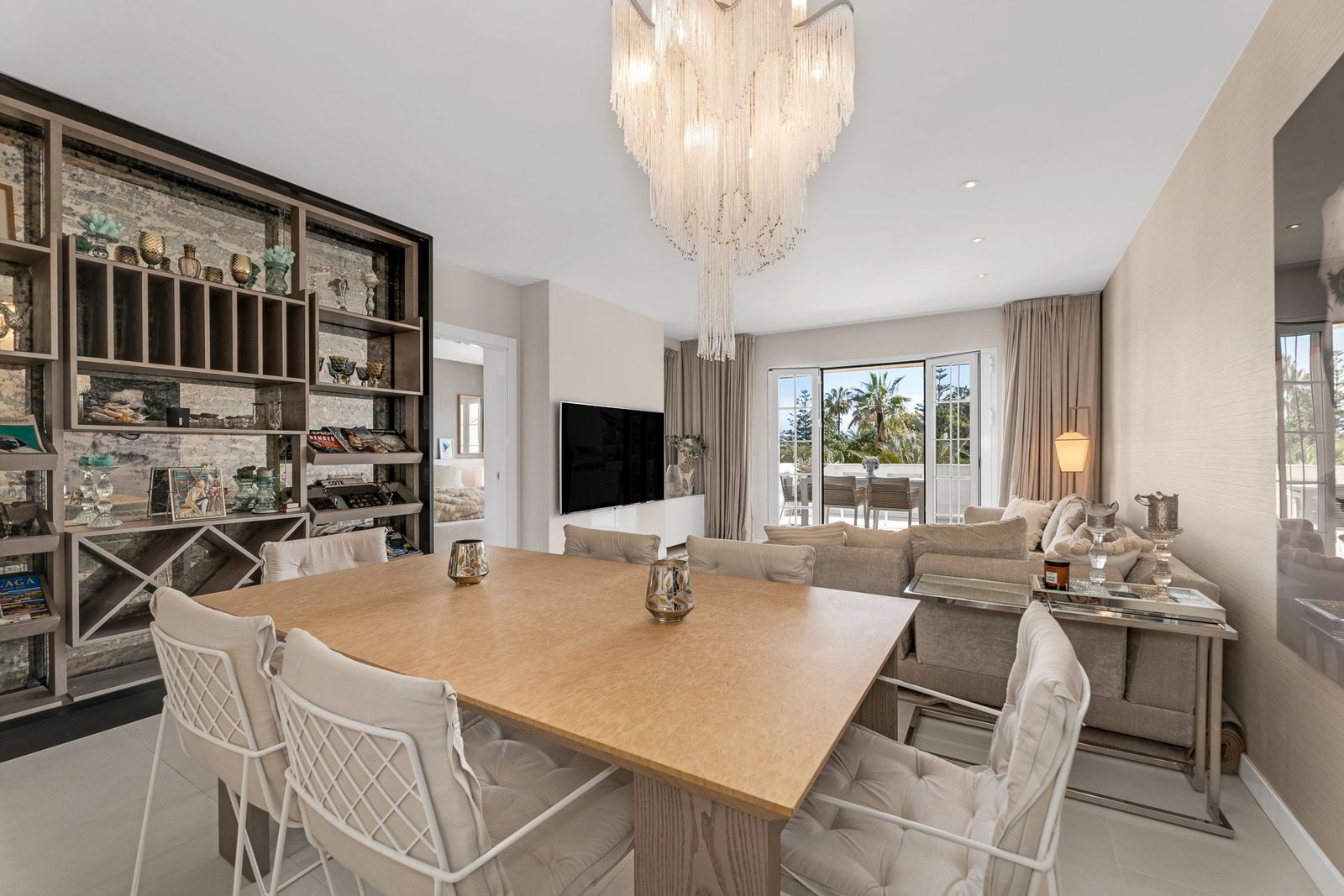 eb4d9c8e044cb3e716f46e75495688e5 - 11