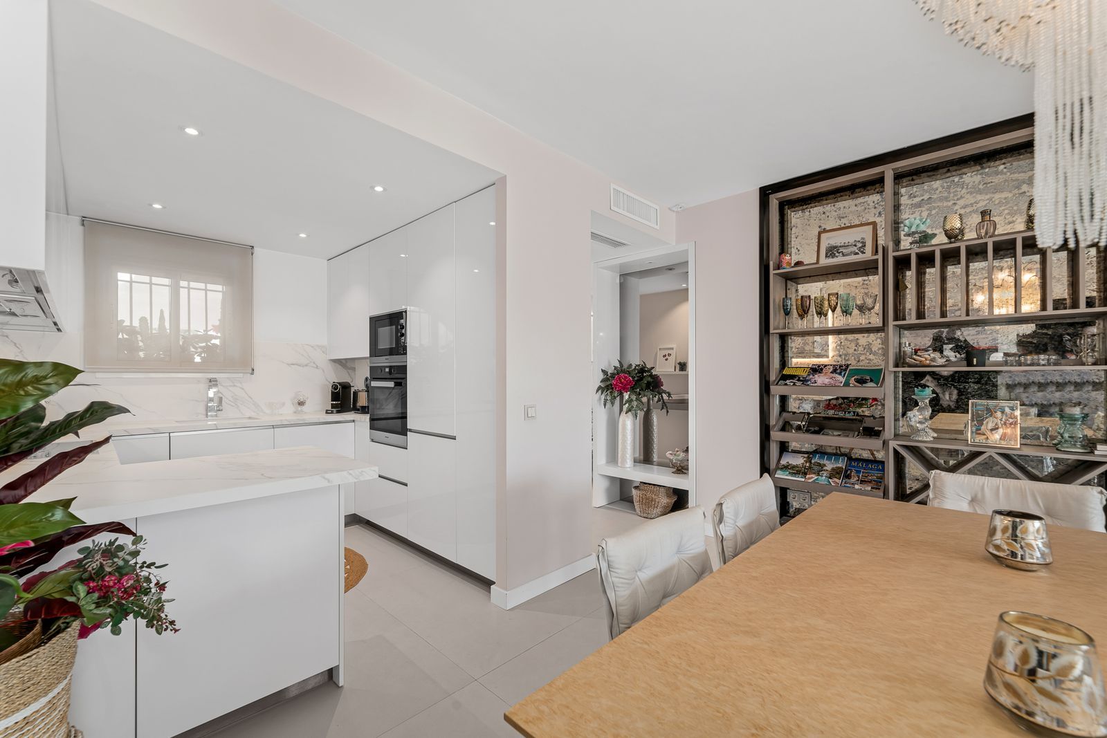 eb4d9c8e044cb3e716f46e75495688e5 - 12