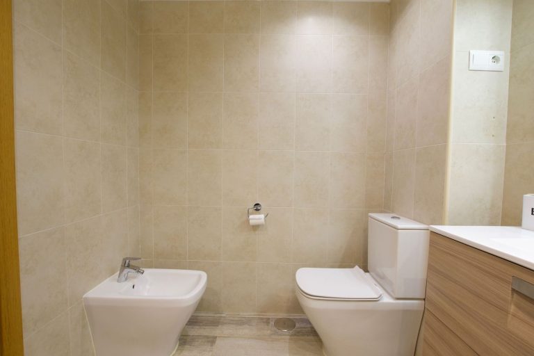 eb7bd264c80a4a805d5948b5a261708c - 16