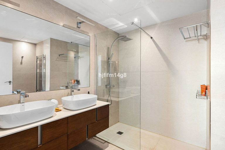 ec1f93675ee99e31e5d2dc1ff3f4ca8e - 15