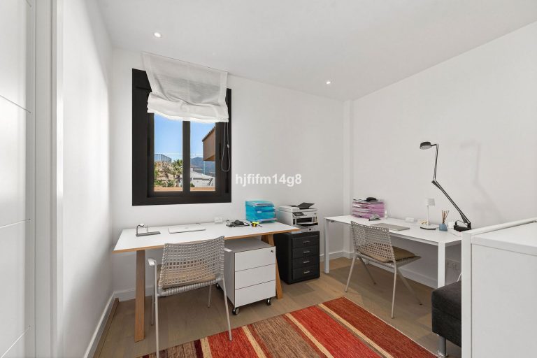 ec1f93675ee99e31e5d2dc1ff3f4ca8e - 16