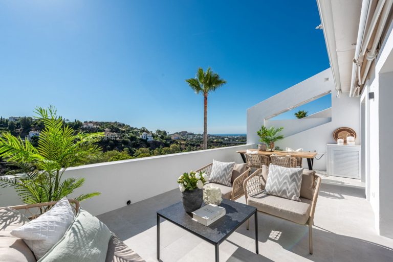 ec3aef0d3a85bc8cca1ac4f373e9c832 - 1