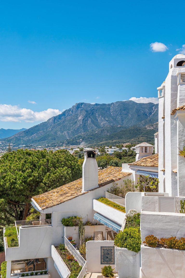 ed713db9a7dc32f1b4a0aeb610913f5b - 13