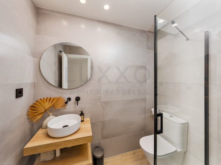 ee60d2936105e8430bb1df61926d1803 - 16