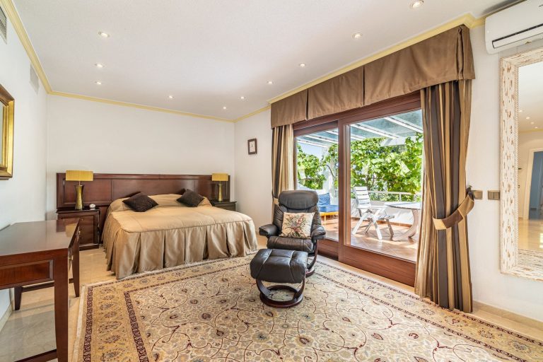 ee89a92a0763c60fd719f3a5bf83a293 - 14