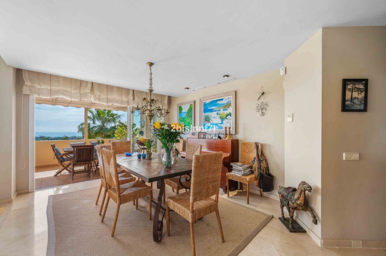 f015e3f7d1f59b643685a6ce073c9ef7 - 9