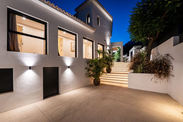 f1b545785df9b9c12c982ae39426c15c - 11