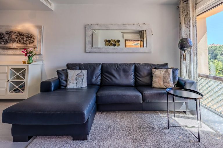 f1e531023c5d211c747264fee45eaae1 - 11