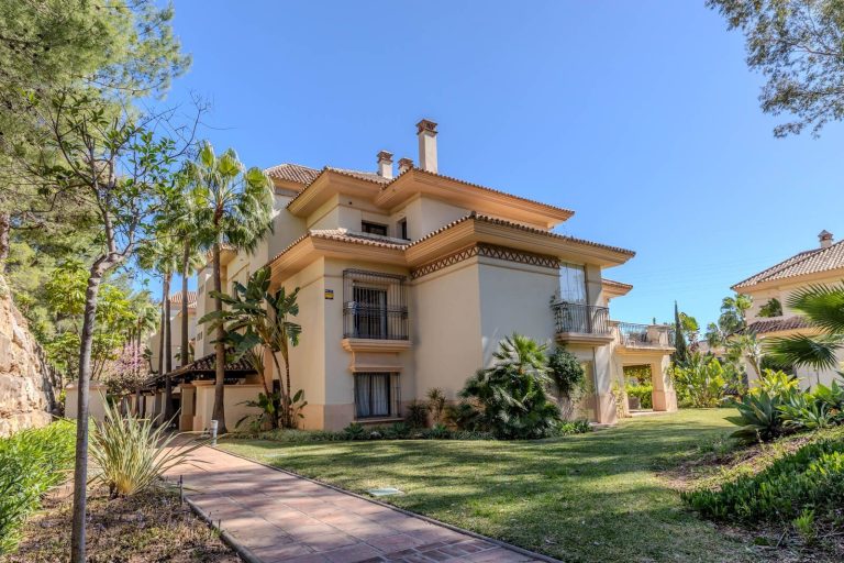 f1e531023c5d211c747264fee45eaae1 - 2