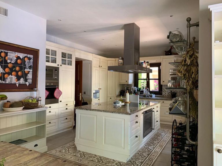 f25c395d2734bf6979b2a88a97d8f8be - 15