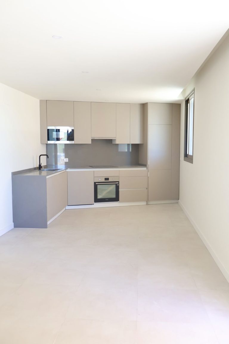 f4d8c1d540dcd9351712ef708f958e9f - 3