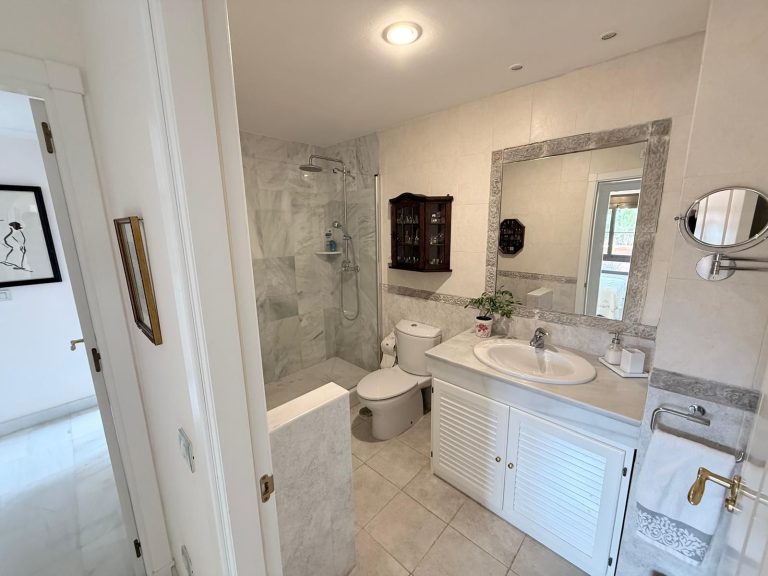 f6cc61f25d95452927509c27c557bf1e - 15