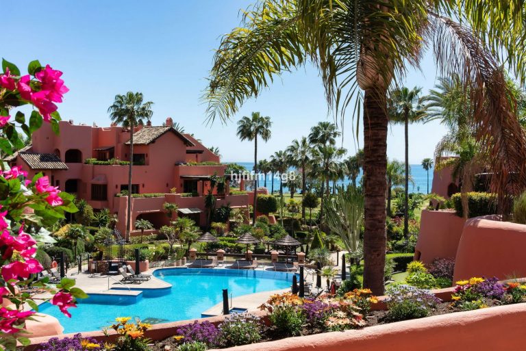 f6f75e91822d54b4758f984d7b44c4d1 - 2