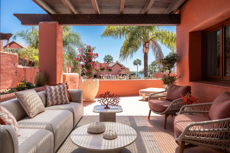 f6f75e91822d54b4758f984d7b44c4d1 - 3