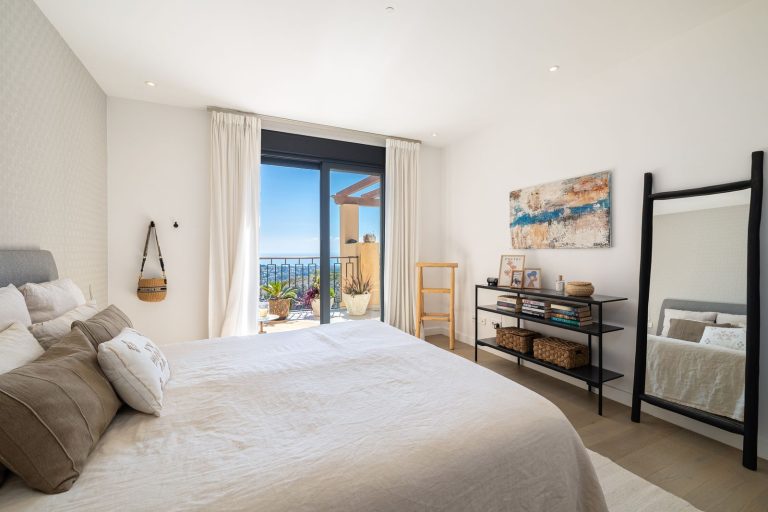 f7ed8ca443bcf37792fb1899005872a3 - 16