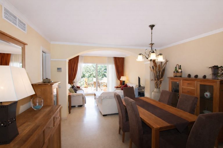 f84a5d82b3148e4b712e3146318ae9de - 10