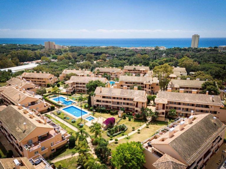 f84a5d82b3148e4b712e3146318ae9de - 2