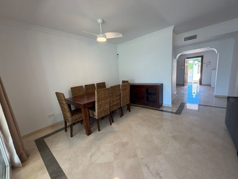 fb5bb2b2ae1816f57066e916181052e9 - 11