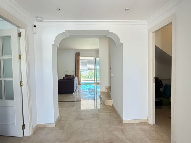 fb5bb2b2ae1816f57066e916181052e9 - 15