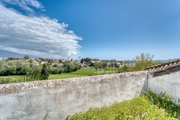 fb5d81c609a487b4d2d471d4b0bffdd9 - 12