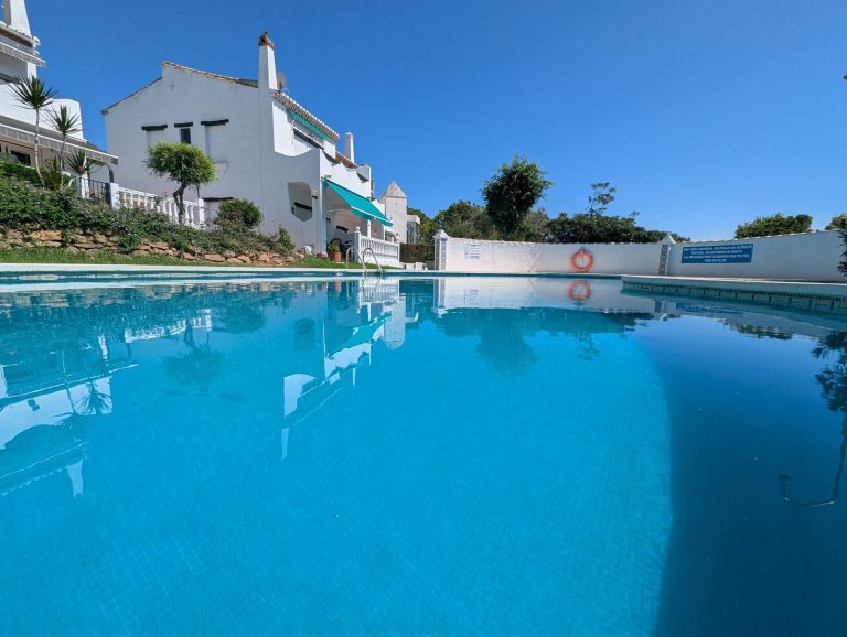 fcf338602a612eea9c297d6a44b095d3 - 10