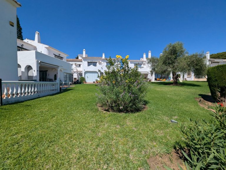 fcf338602a612eea9c297d6a44b095d3 - 14