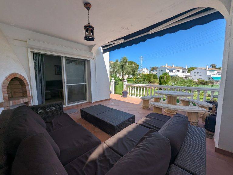 fcf338602a612eea9c297d6a44b095d3 - 2