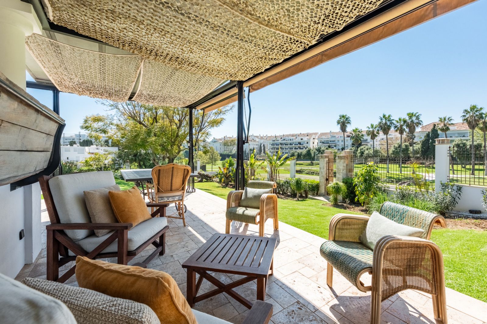 fcf7744ec20ab97a74ee340883d2b604 - 16