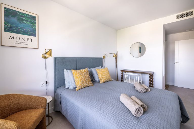 fd1b7e407a753ad3f5f7fc904c05d9a3 - 12