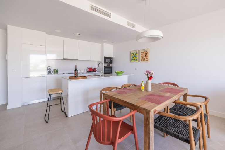 fd1b7e407a753ad3f5f7fc904c05d9a3 - 2