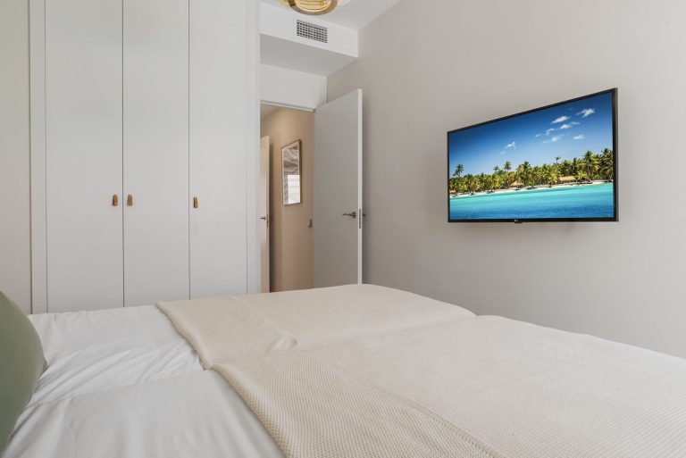 fd4fa7c7d237cddbe34684c8573cbf4a - 13