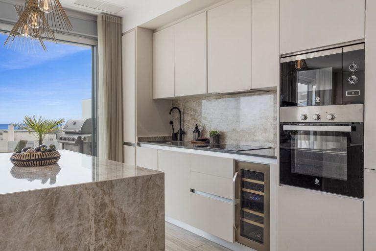 fd4fa7c7d237cddbe34684c8573cbf4a - 6