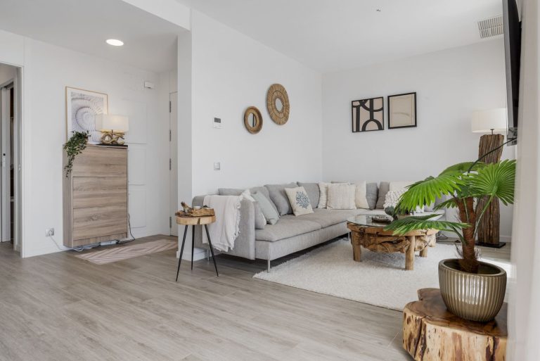 fd4fa7c7d237cddbe34684c8573cbf4a - 9