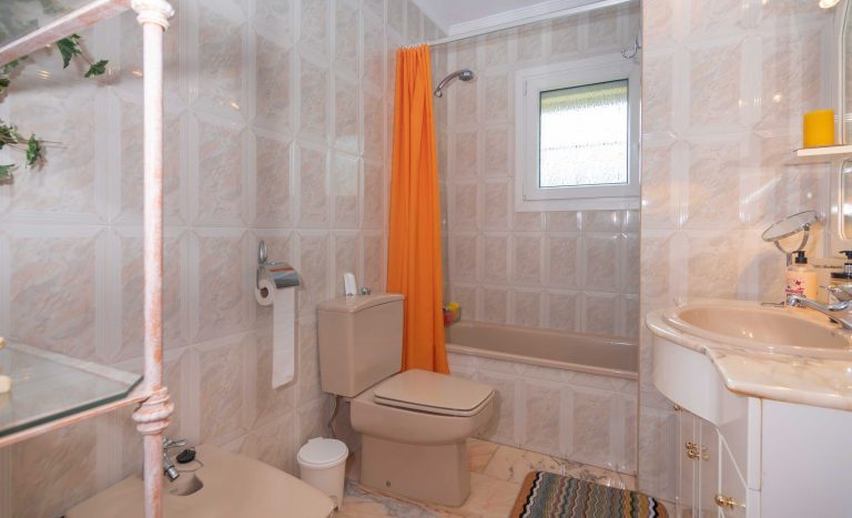 fd921fb12f5d2159fffb3ddb60d82394 - 15